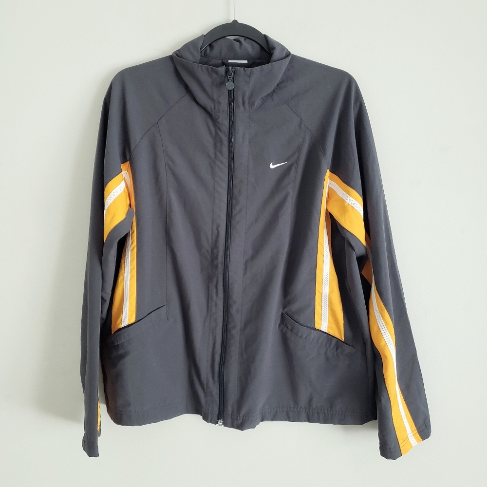 Nike lightweight zip-up front pockets jacket sz L